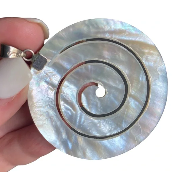 VINTAGE Sterling Silver Collar Mother of Pearl Round 925 Scrollwork Neck… - Picture 7 of 13